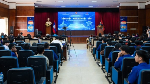 Diễn đàn 'Tiếng Việt - Nhịp cầu Việt Lào': Gìn giữ cội nguồn, củng cố khối đại đoàn kết, lan tỏa tình hữu nghị