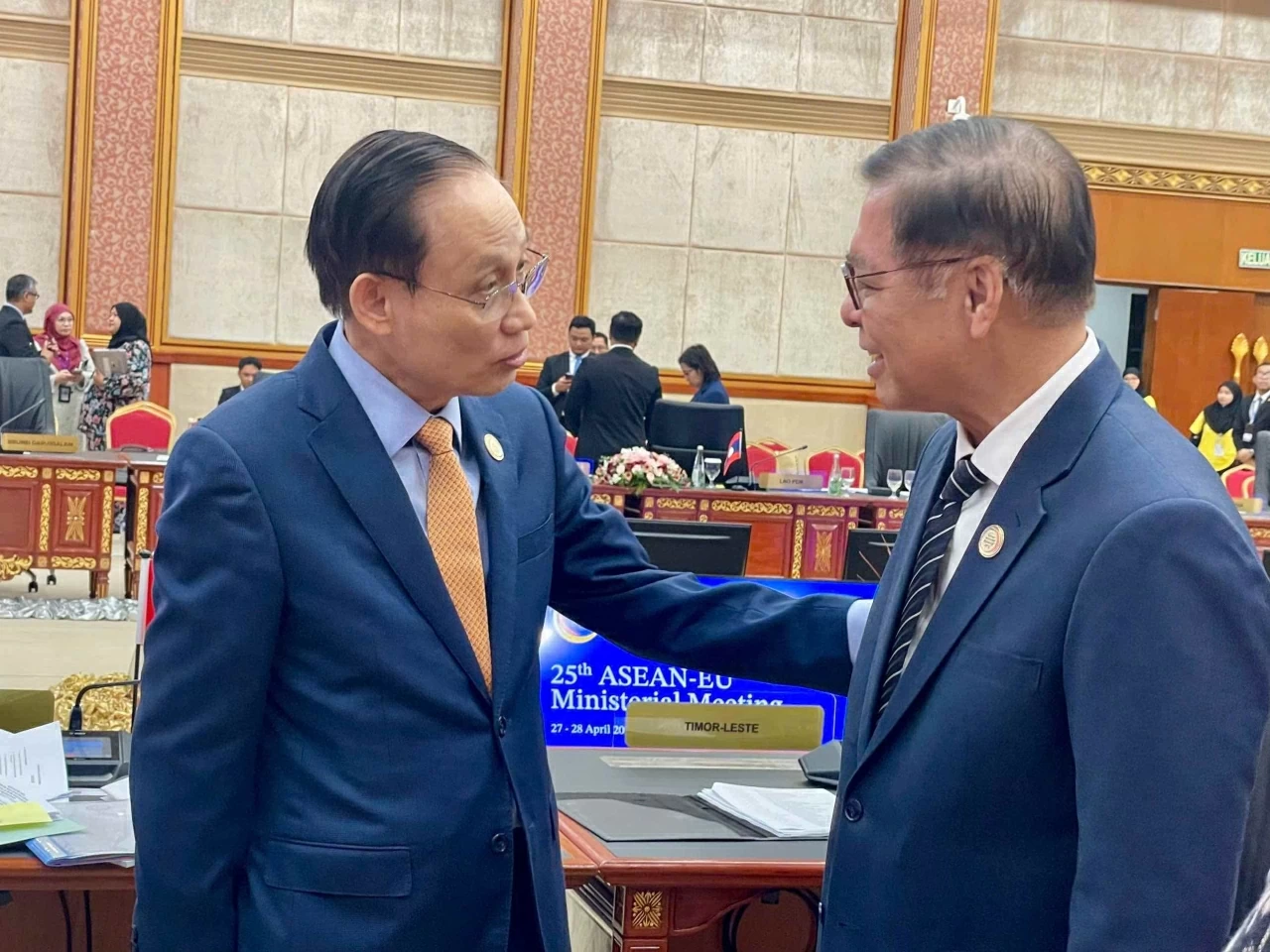 Bộ trưởng Ngoại giao Lê Hoài Trung tiếp xúc song phương tại Hội nghị Bộ trưởng Ngoại giao ASEAN-EU lần thứ 25 Bộ trưởng Ngoại giao Lê Hoài Trung tiếp xúc song phương tại Hội nghị Bộ trưởng Ngoại giao ASEAN-EU lần thứ 25