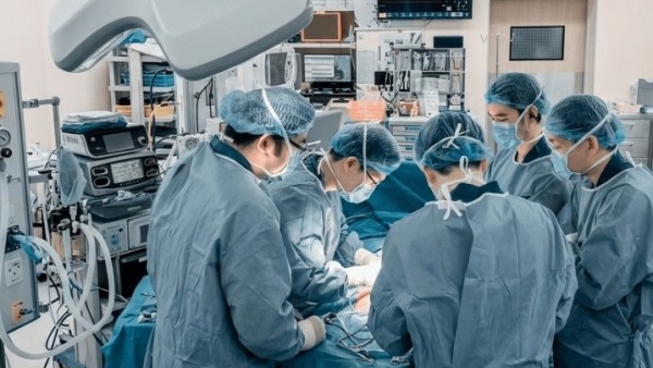 Thái Lan ghép thận thành công đầu tiên bằng phẫu thuật robot