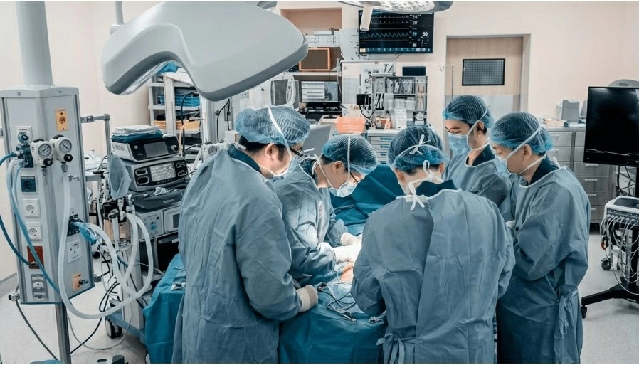 Thái Lan ghép thận thành công đầu tiên bằng phẫu thuật robot