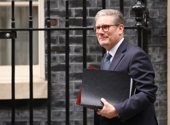 Thủ tướng Anh thoát hiểm cảnh ở Hạ viện