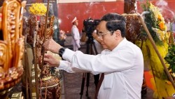 Chủ tịch Quốc hội Trần Thanh Mẫn tri ân các Anh hùng liệt sĩ tại An Giang