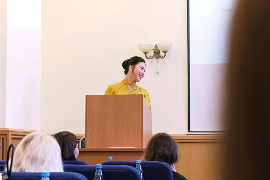 Quán quân Sao Mai 2015 dòng nhạc thính phòng tốt nghiệp Tiến sĩ Âm nhạc với 100% phiếu tuyệt đối Quán quân Sao Mai 2015 dòng nhạc thính phòng tốt nghiệp Tiến sĩ Âm nhạc với 100% phiếu tuyệt đối