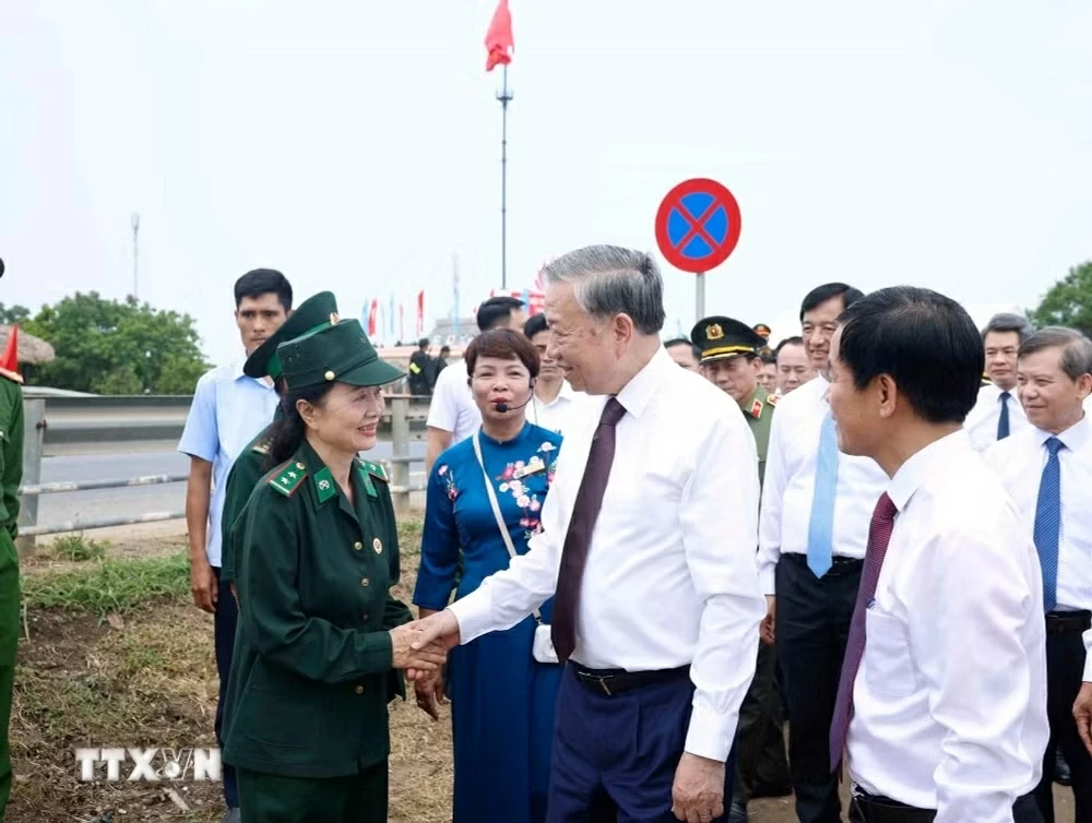 Tổng Bí thư, Chủ tịch nước Tô Lâm dự Lễ thượng cờ Thống nhất non sông tại Quảng Trị