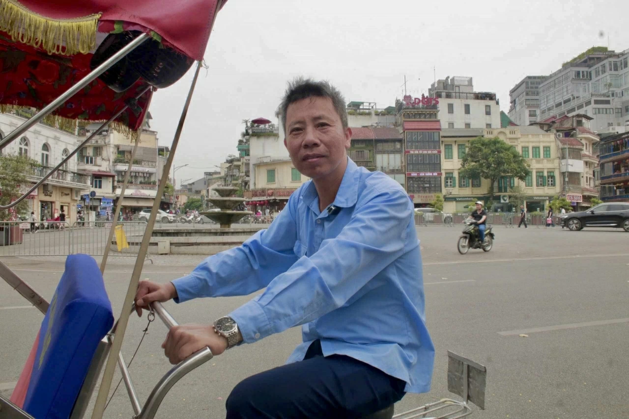 Chú Phạm Văn Đảo - người đã gắn bó với nghề xích lô hơn 10 năm. (Ảnh: Minh Hằng)