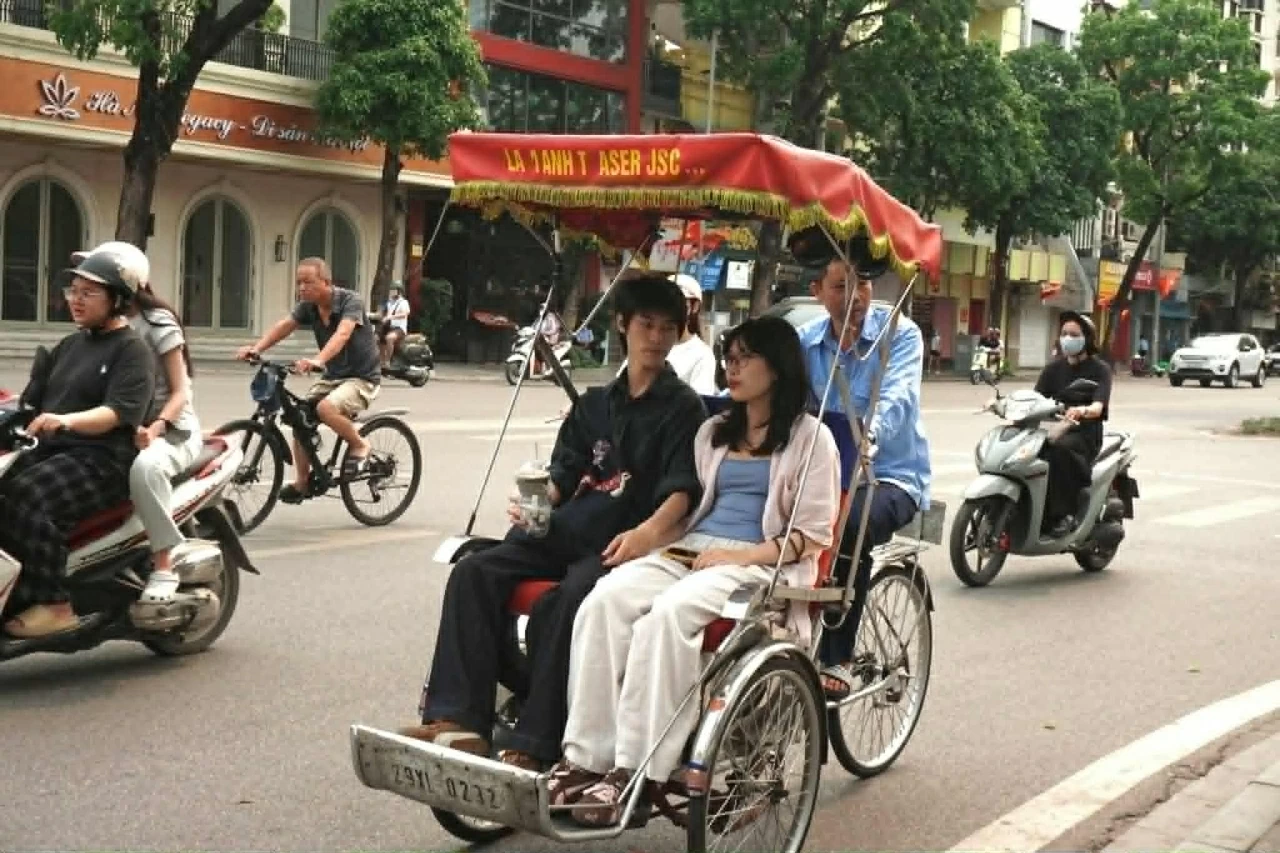 Hình ảnh chiếc xích lô trên đường phố Hà Nội. (Ảnh: Thuý Nga)
