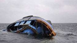 Nhiều người mất tích do tai nạn lật xuồng ở Uganda