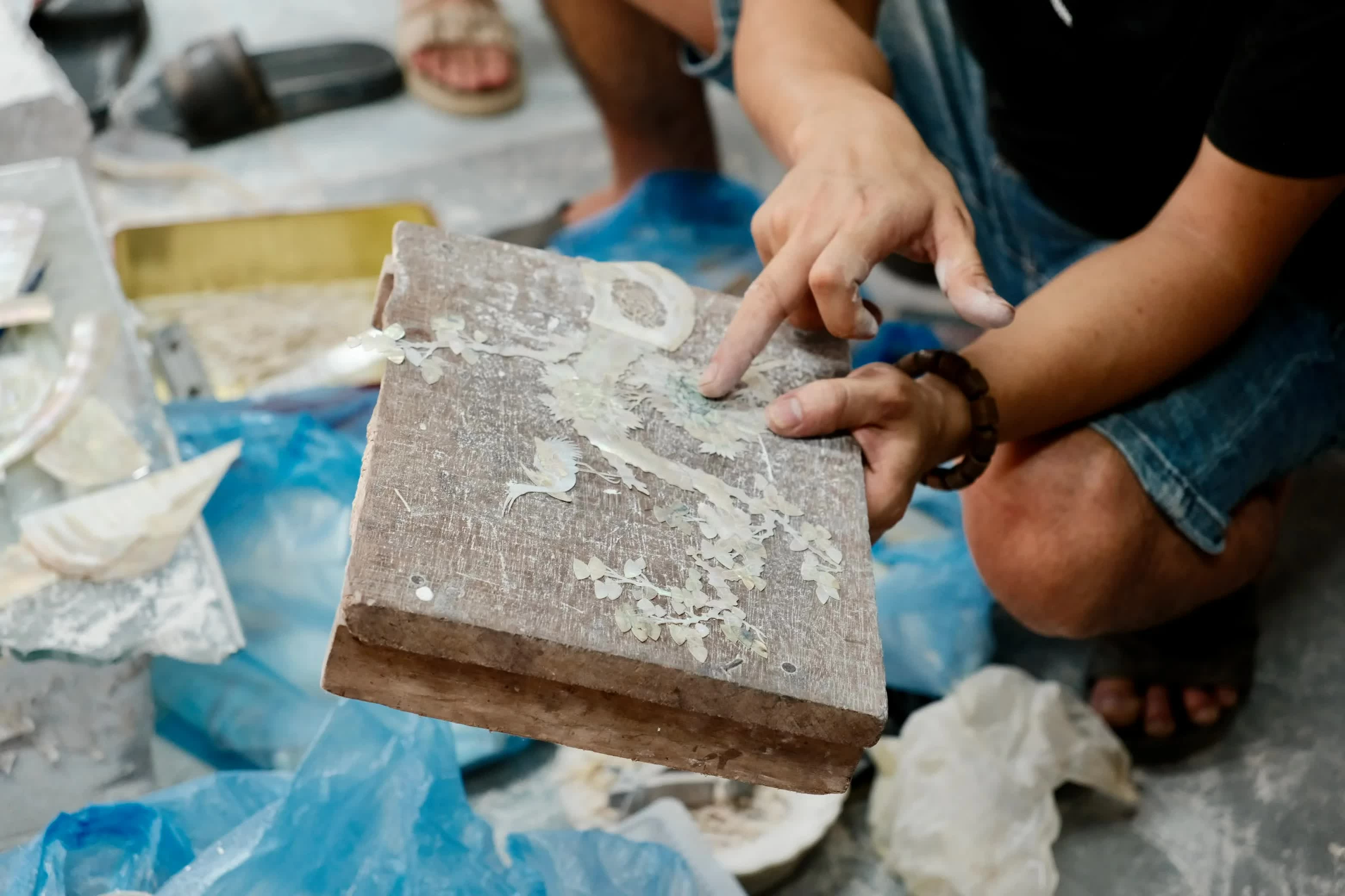Chuỗi minitour Khảm sắc: Đưa du khách về làng trải nghiệm nghề khảm trai truyền thốngN THỐNG Chuỗi minitour Khảm sắc: Đưa du khách về làng trải nghiệm nghề khảm trai truyền thốngN THỐNG