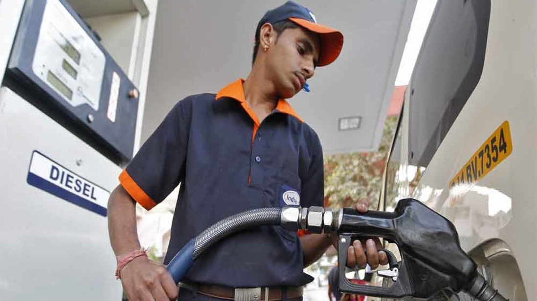 Ấn Độ giảm mạnh thuế xuất khẩu dầu diesel và nhiên liệu hàng không