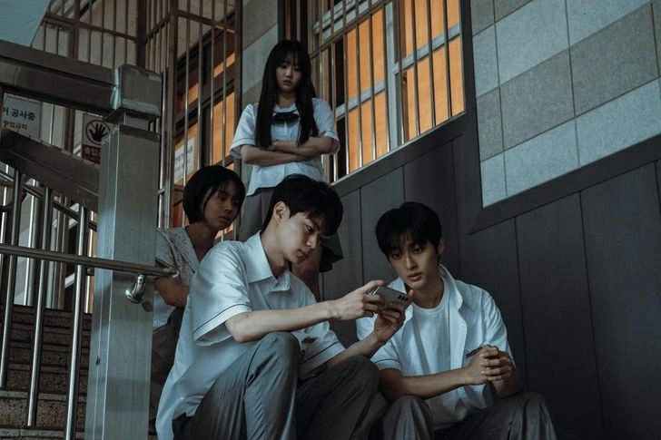 Phim kinh dị học đường Hàn Quốc gây sốt trên Netflix