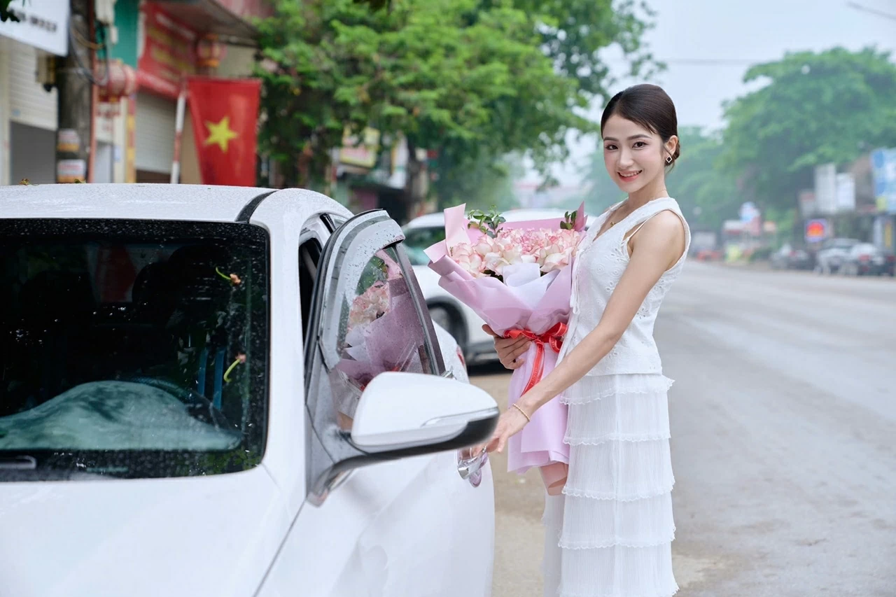 Hoa hậu Doanh nhân hữu nghị quốc tế Phạm Thị Quỳnh tỏa sáng sau đăng quang