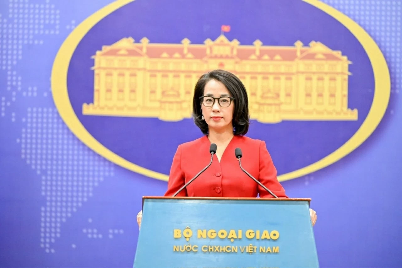 Người phát ngôn Bộ Ngoại giao Việt Nam Phạm Thu Hằng trả lời câu hỏi. (Ảnh: Bảo Chi)
