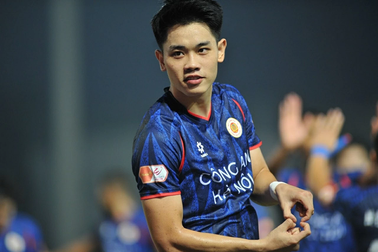 Đình Bắc lại tỏa sáng, Công an Hà Nội FC áp sát chức vô địch V.League. (Nguồn: Vietnamnet)