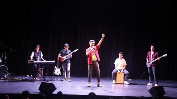 Vietnamese students promote national culture in Singapore