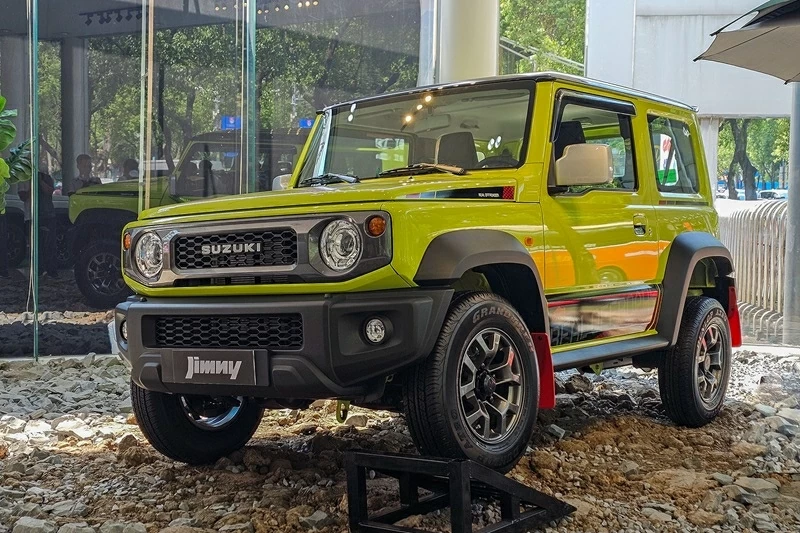 Suzuki Jimny đang được các đại lý giảm sâu nhằm xả kho hàng tồn VIN2024.
