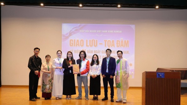Vietnamese community in Kansai reflects on significance of National Reunification Day