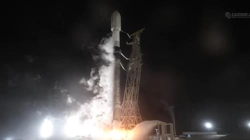 Tên lửa Falcon 9 rời bệ phóng tại căn cứ Vandenberg (Mỹ) ngày 2/5, đưa vệ tinh quan sát Trái Đất CAS500-2 do Hàn Quốc phát triển vào quỹ đạo. (Nguồn: Yonhap) Tên lửa Falcon 9 rời bệ phóng tại căn cứ Vandenberg (Mỹ) ngày 2/5, đưa vệ tinh quan sát Trái Đất CAS500-2 do Hàn Quốc phát triển vào quỹ đạo. (Nguồn: Yonhap)