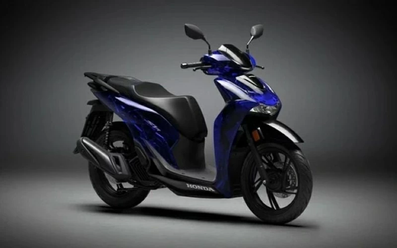 Honda SH Vetro Blue 2026 nhập Ý nổi bật với dàn áo xanh dương bán trong suốt, hướng đến nhóm khách hàng thích xe tay ga cao cấp khác biệt. Honda SH Vetro Blue 2026 nhập Ý nổi bật với dàn áo xanh dương bán trong suốt, hướng đến nhóm khách hàng thích xe tay ga cao cấp khác biệt.