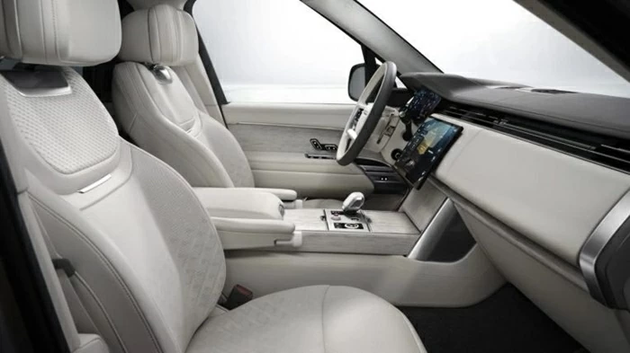 Range Rover SV Ultra được ph&aacute;t triển với trọng t&acirc;m đặt v&agrave;o kh&ocirc;ng gian nội thất.