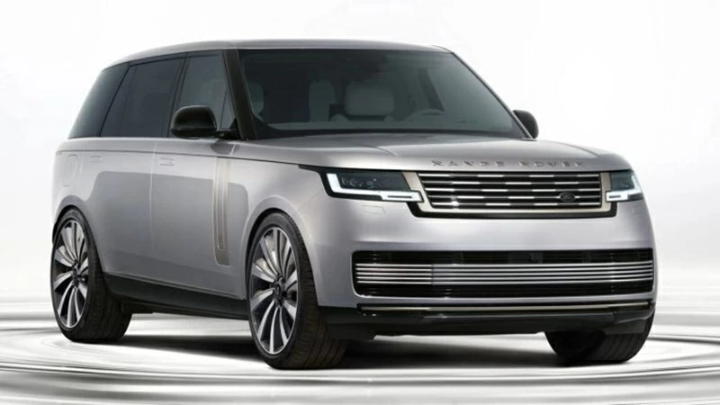 Range Rover SV Ultra không thay đổi nhiều về form dáng so với Range Rover trục cơ sở dài, nhưng lại tạo khác biệt bằng cách hoàn thiện.