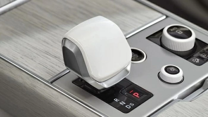 Cảm giác, vật liệu và công nghệ hòa quyện để tạo nên một “khoang nghỉ dưỡng di động” đúng nghĩa trên SV Ultra.