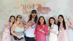Để món quà Hà Nội chạm đến trái tim du khách quốc tế