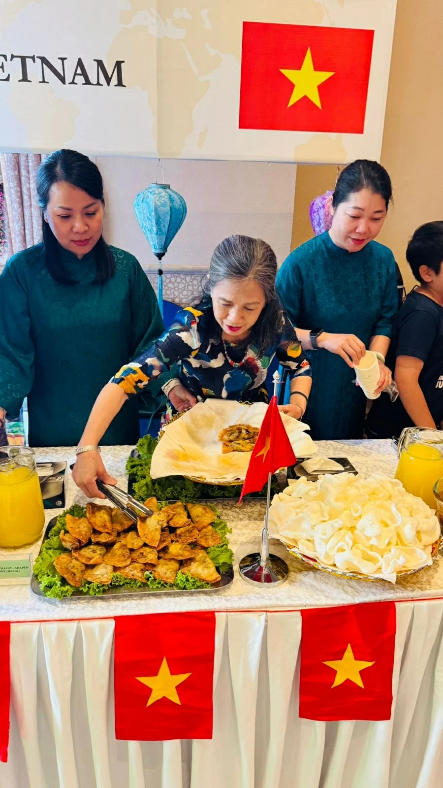 Ẩm thực và văn hóa Việt tỏa sáng tại Lễ hội Ẩm thực quốc tế ‘Taste the World’ lần thứ tư