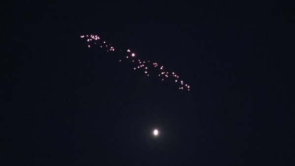Xung đột Trung Đông: UAE bị tấn công tên lửa và UAV, một cơ sở dầu mỏ quan trọng cháy lớn, Iran nói gì?