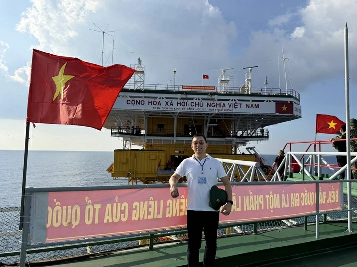 2.suy ngẫm số 18: Trường Sa – Cảm nhận “Tổ quốc trong tim” từ biển đảo