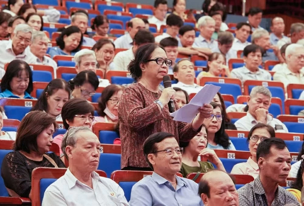 Thường trực Ban Bí thư Trần Cẩm Tú tiếp xúc cử tri tại thành phố Đà Nẵng