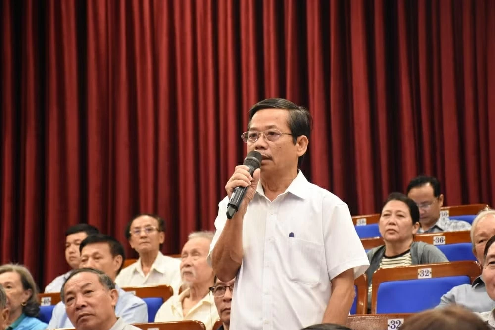 Thường trực Ban Bí thư Trần Cẩm Tú tiếp xúc cử tri tại thành phố Đà Nẵng