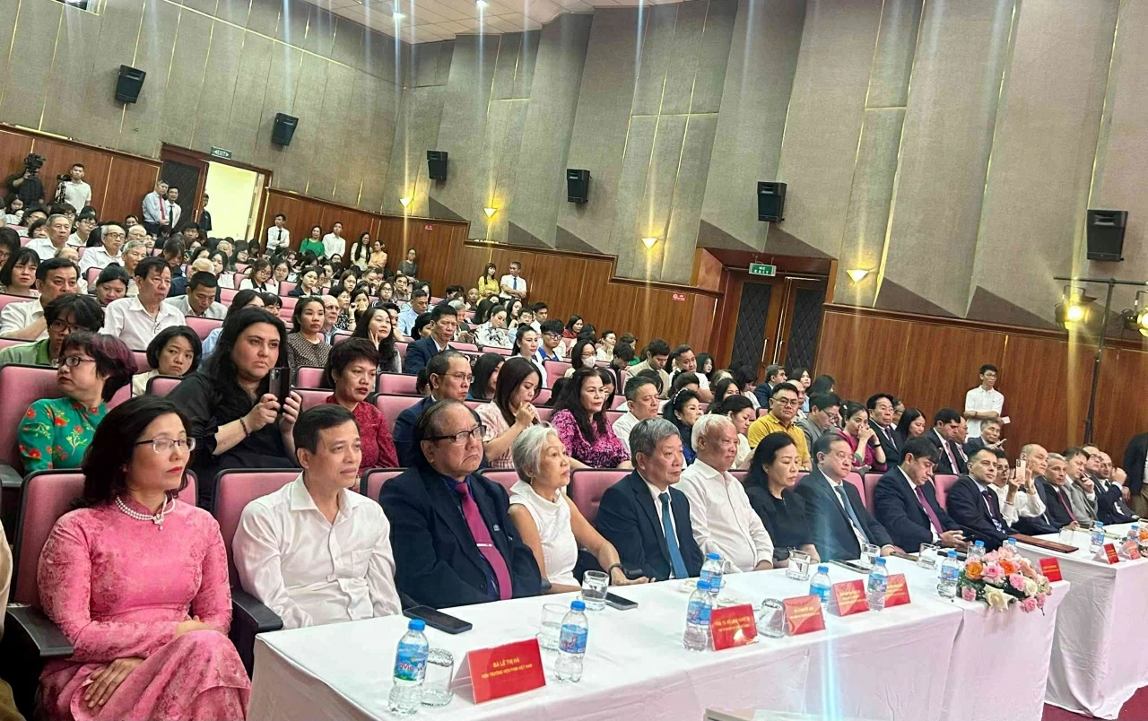 Toàn cảnh buổi giới thiệu sách. (Ảnh: Yến Vi) Toàn cảnh buổi giới thiệu sách. (Ảnh: Yến Vi)