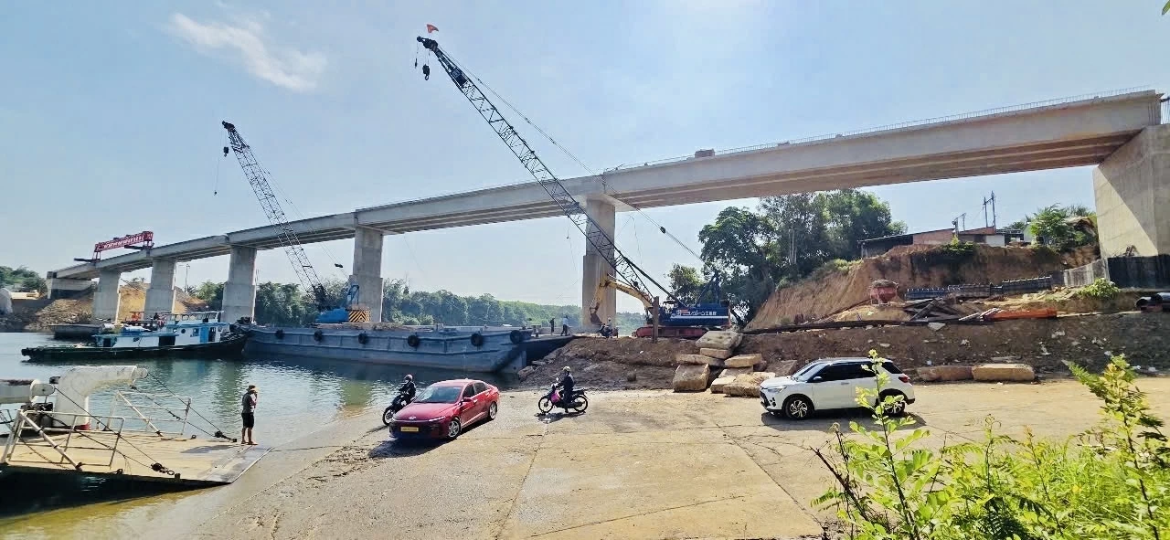 Vững nhịp thi công xuyên lễ vì năng lượng quốc gia