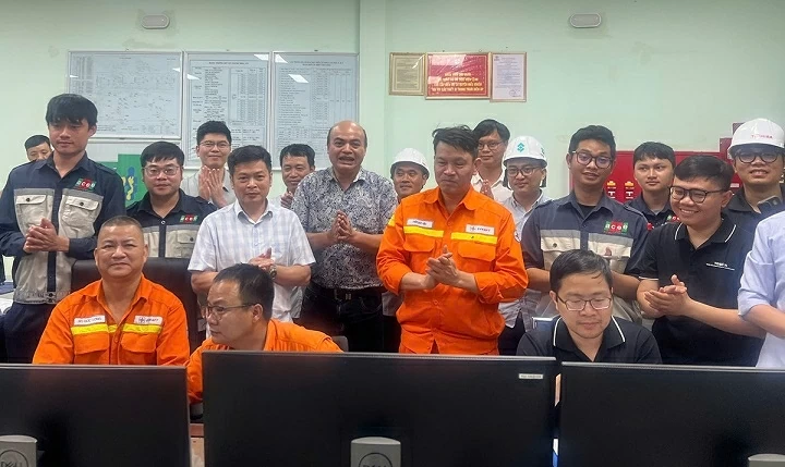 Vững nhịp thi công xuyên lễ vì năng lượng quốc gia