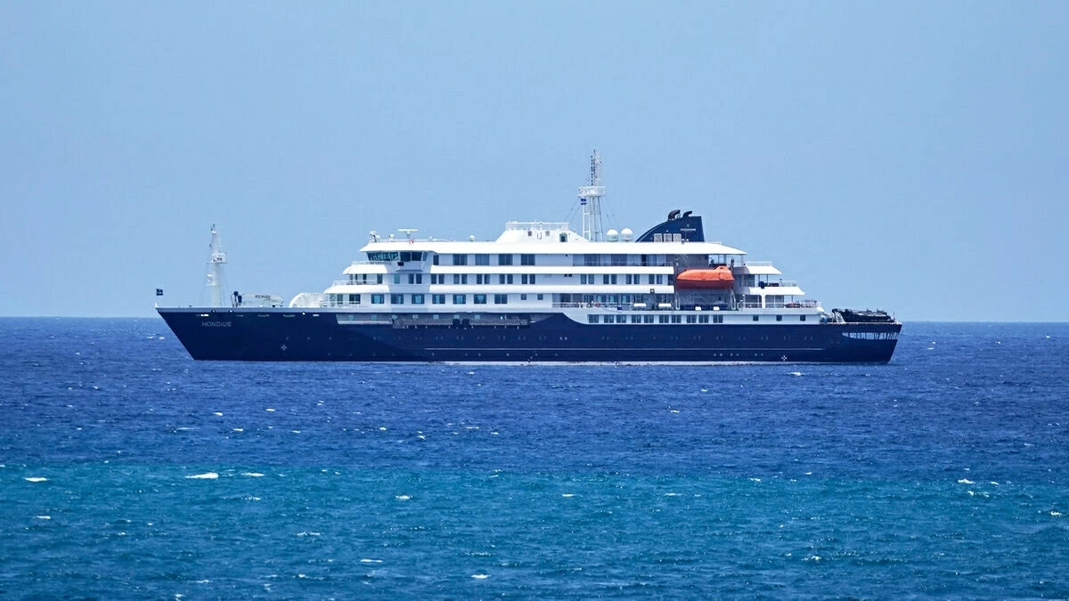 Tàu MV Hondius bị mắc kẹt ngoài khơi Cape Verde giữa lúc WHO điều tra ổ dịch hantavirus, khiến hành trình du lịch trở thành cuộc khủng hoảng y tế. (Nguồn: Irish Examiner)
