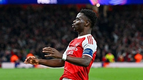 Saka rực sáng, đưa Arsenal thẳng tiến vào chung kết Champions League