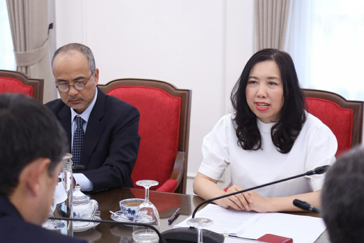 Thứ trưởng Ngoại giao Lê Thị Thu Hằng phát biểu tại buổi làm việc. (Ảnh: Thành Long)