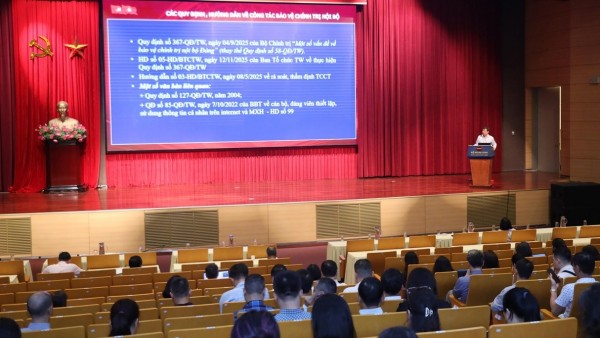 Nâng cao ý thức trách nhiệm, siết chặt kỷ cương đảng viên, công chức, viên chức và người lao động ngành Ngoại giao