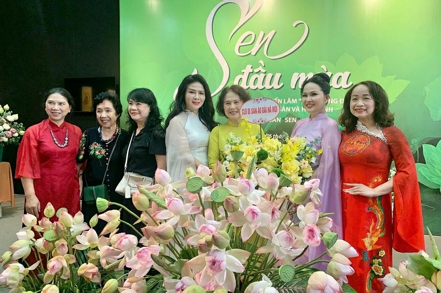 ‘Sen đầu mùa’ mở hành trình di sản và hòa bình