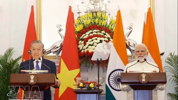 General Secretary, President To Lam and Indian Prime Minister Narendra Modi met with the press in New Delhi