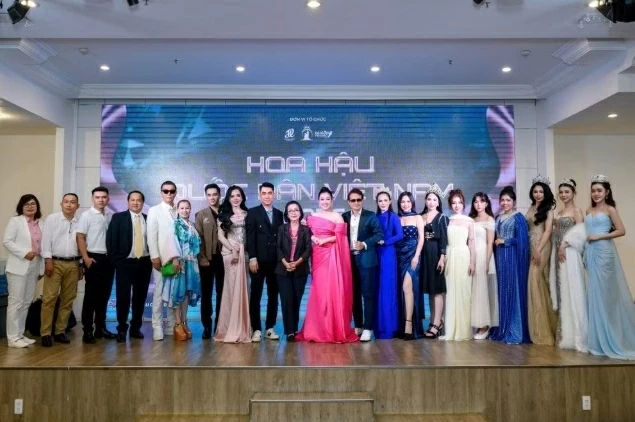 Tổng đạo diễn Trung Hoàng: Danh hiệu Hoa hậu Quốc dân Việt Nam còn là trách nhiệm với cộng đồng Tổng đạo diễn Trung Hoàng: Danh hiệu Hoa hậu Quốc dân Việt Nam còn là trách nhiệm với cộng đồng