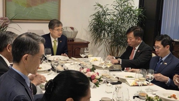 Bộ trưởng Ngoại giao Hàn Quốc ăn tối làm việc với Đại sứ các nước ASEAN tại Seoul