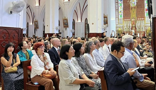 Mang di sản âm nhạc cổ điển châu Âu đến khán giả Hà Nội Mang di sản âm nhạc cổ điển châu Âu đến khán giả Hà Nội