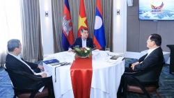 Thủ tướng Việt Nam-Campuchia-Lào cùng ăn sáng và làm việc nhân dịp dự Hội nghị cấp cao ASEAN lần thứ 48