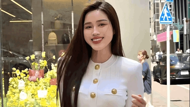 Sao Việt: Đỗ Thị Hà dịu dàng, thanh lịch; H'Hen Niê đẹp mặn mà