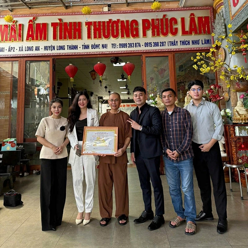 Phạm Thăng: ‘Đằng sau những nụ cười hoàn hảo là hành trình vượt qua tự ti’ Phạm Thăng: ‘Đằng sau những nụ cười hoàn hảo là hành trình vượt qua tự ti’