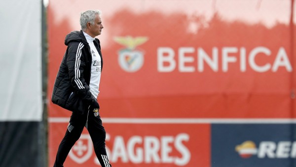 Real Madrid tính đưa HLV Mourinho trở lại Bernabeu