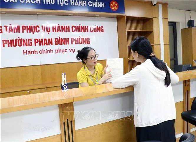 Việc tinh gọn bộ m&aacute;y v&agrave; thực hiện ch&iacute;nh quyền địa phương hai cấp đang tạo ra nhiều chuyển động t&iacute;ch cực