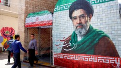 Giữa nhiều đồn đoán về sức khỏe, Lãnh tụ tối cao Iran gặp chỉ huy quân sự cấp cao, ra chỉ thị mới cho quân đội