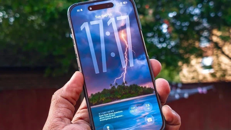 Apple trang bị công nghệ màn hình mới trên iPhone 18 Pro Max